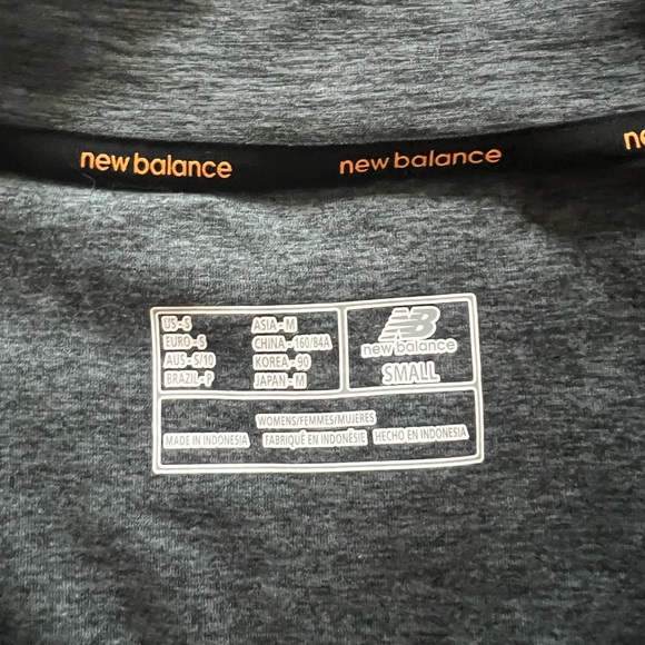 New Balance Quarter Zip Top - Picture 3 of 5